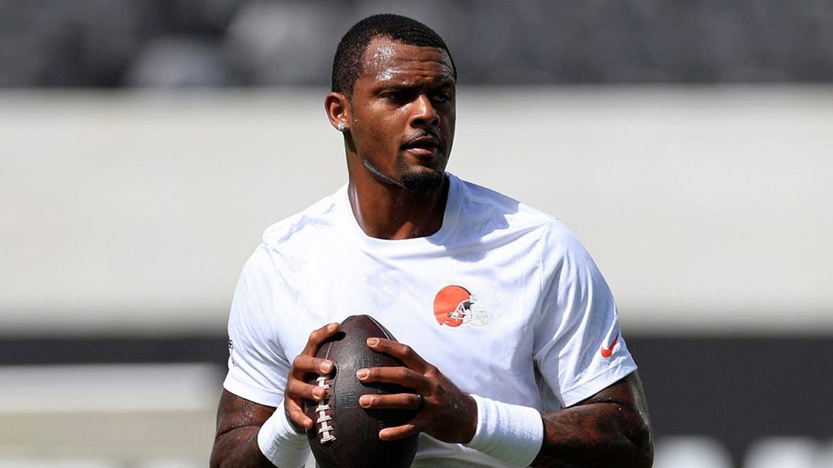Cleveland Browns Face Challenges as Deshaun Watson Commits Early Turnover