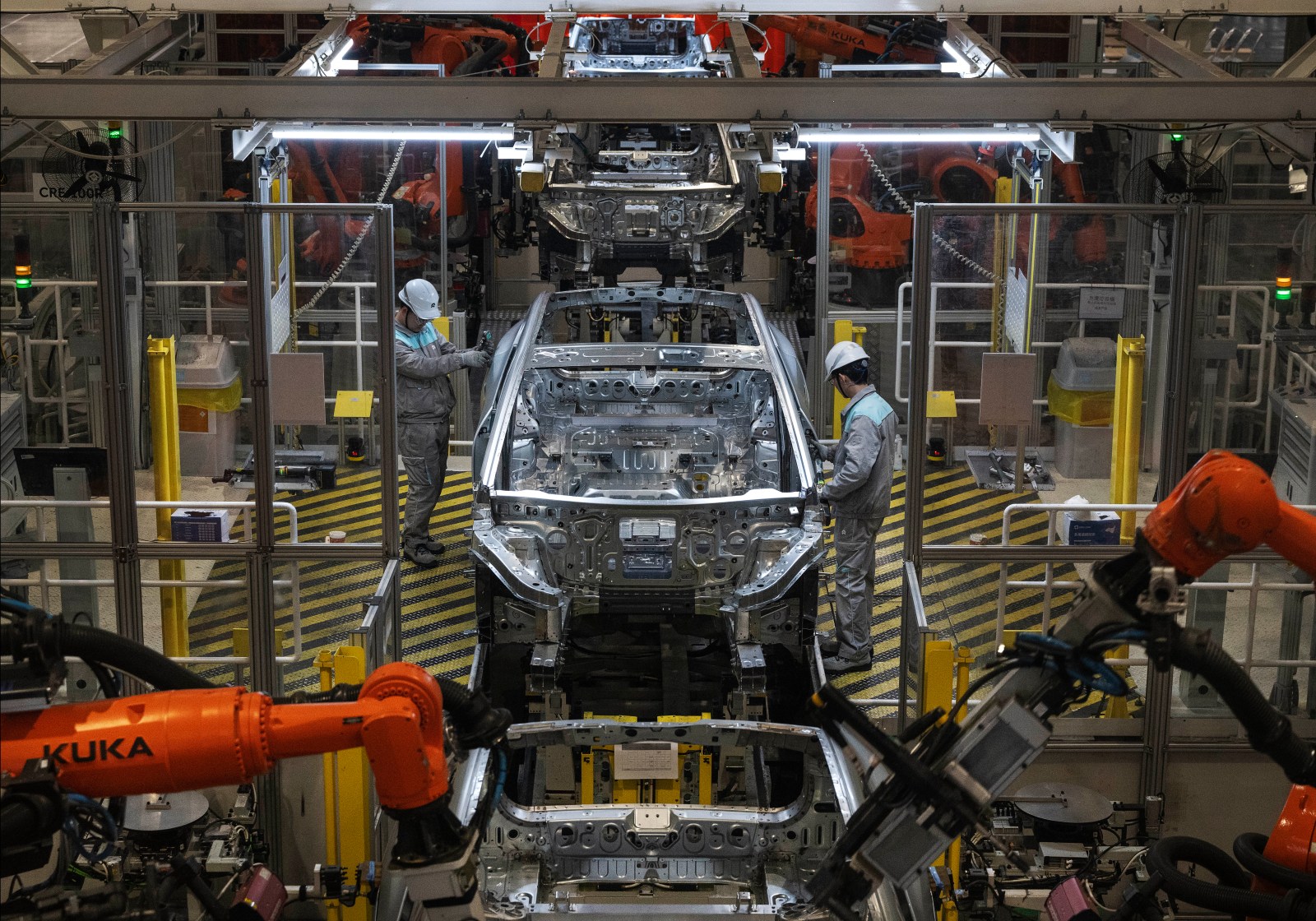 Trump’s China Policy Faces Challenges with Cars, Currency, and Chips