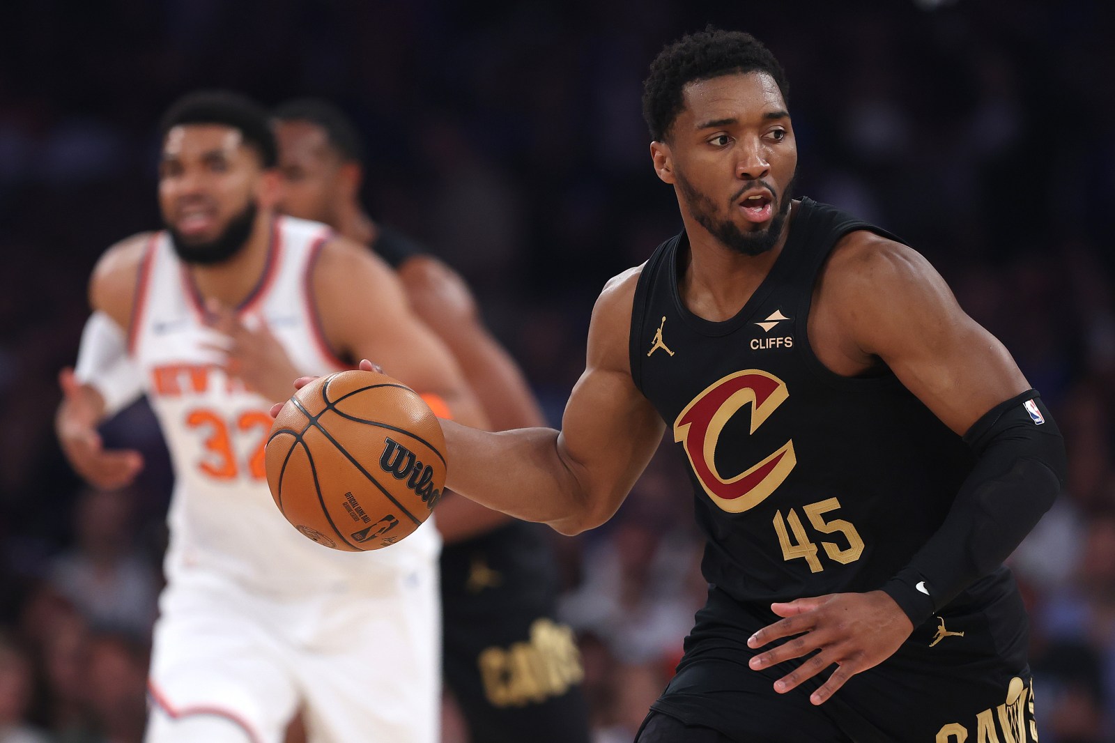 Knicks Overcome Cavaliers in Dramatic Comeback During Eastern Conference Finals