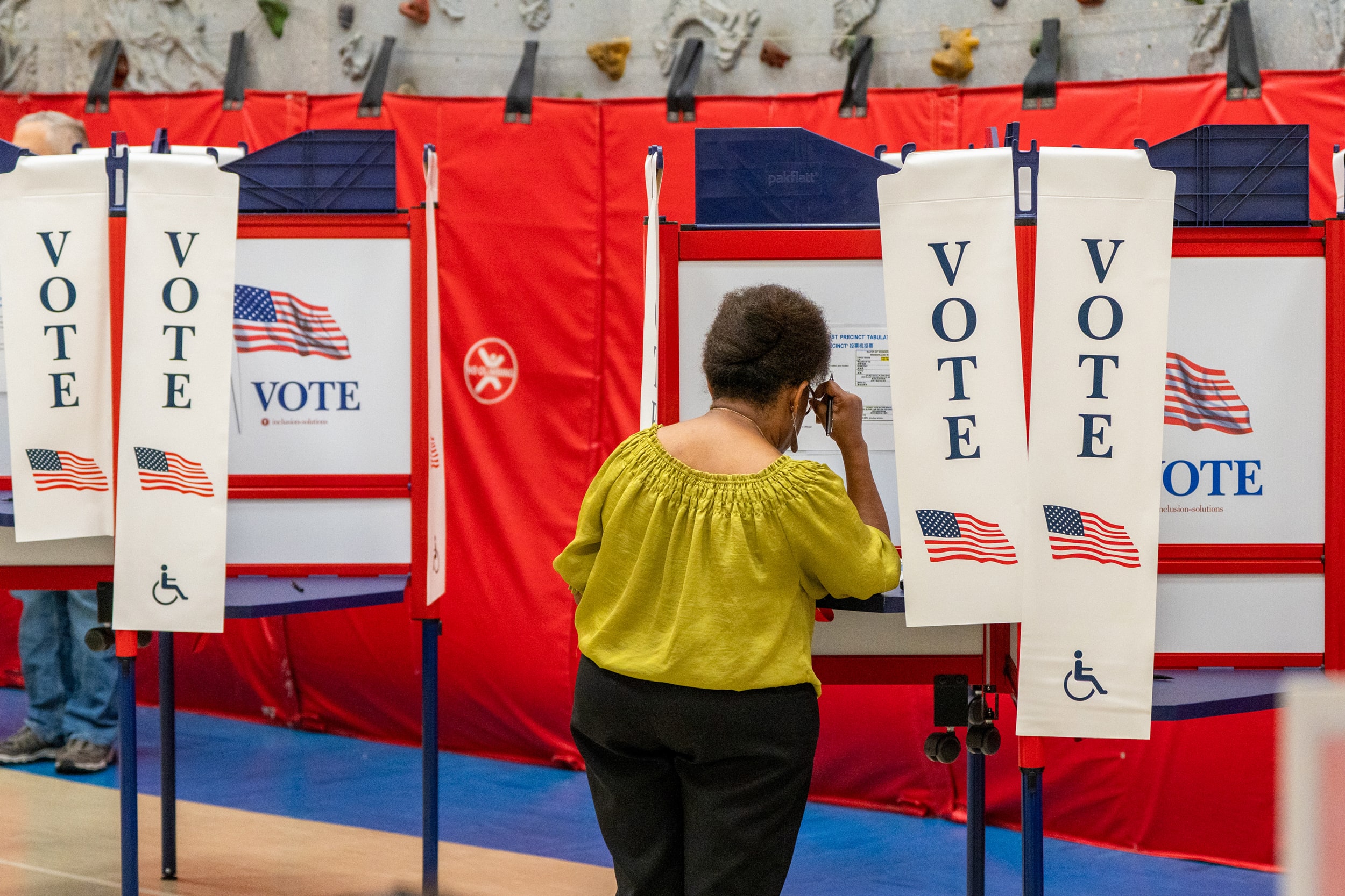 Key Political Developments Amid Massachusetts Primaries