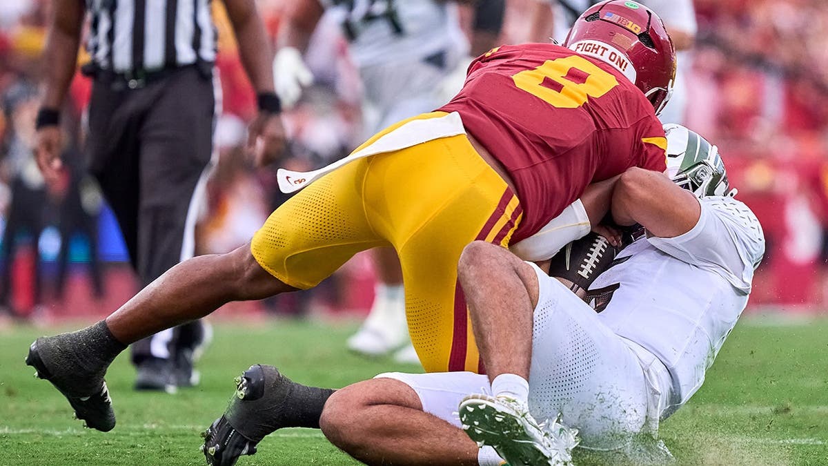 USC’s Stephens Suspended for Hit on Oregon QB Moore