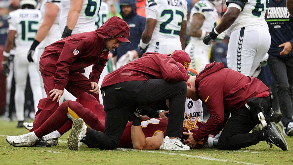 Washington Commanders’ Leo Chenal Suffers Neck Injury During Game Against Seahawks