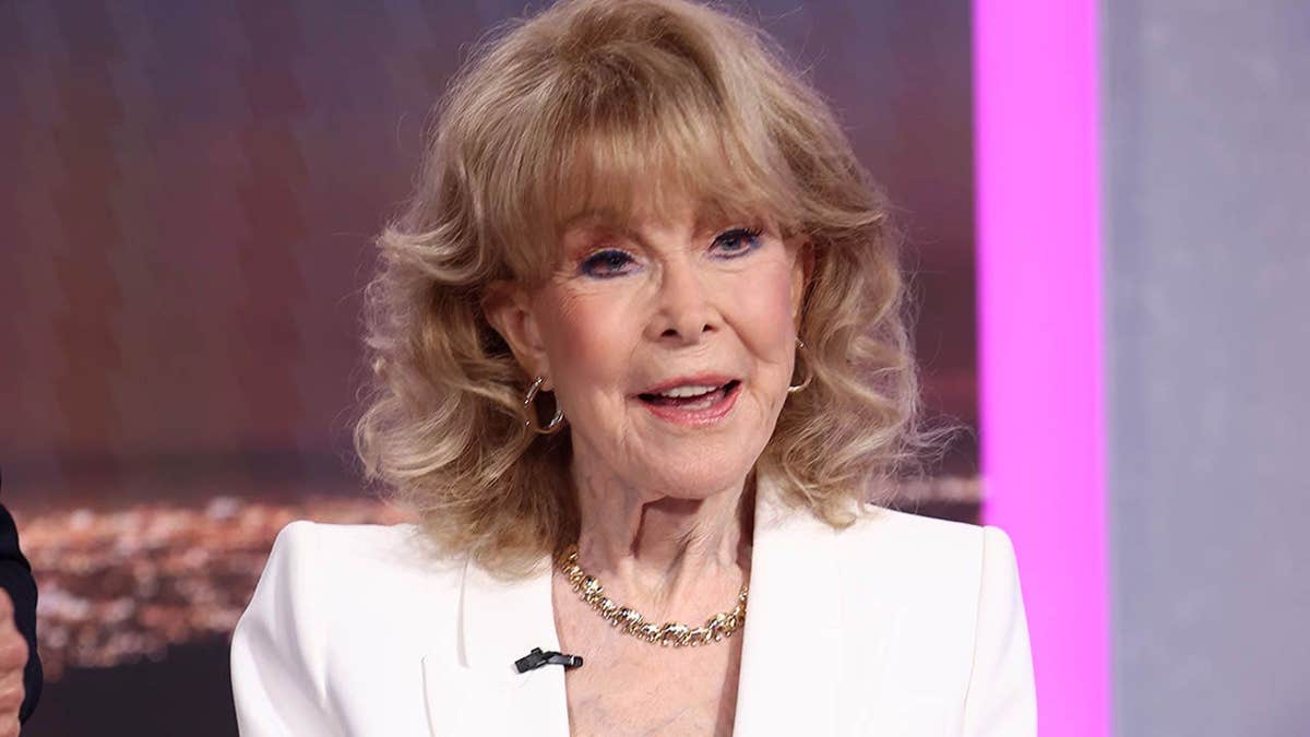Barbara Eden Reassures Fans After Film Festival Absence