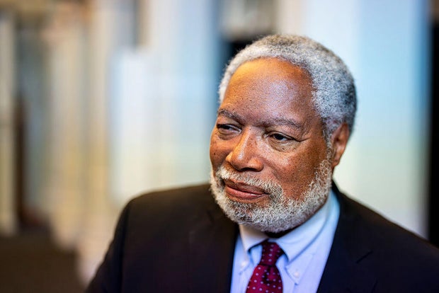 Lonnie Bunch to Retire as Smithsonian Secretary Amid Criticism