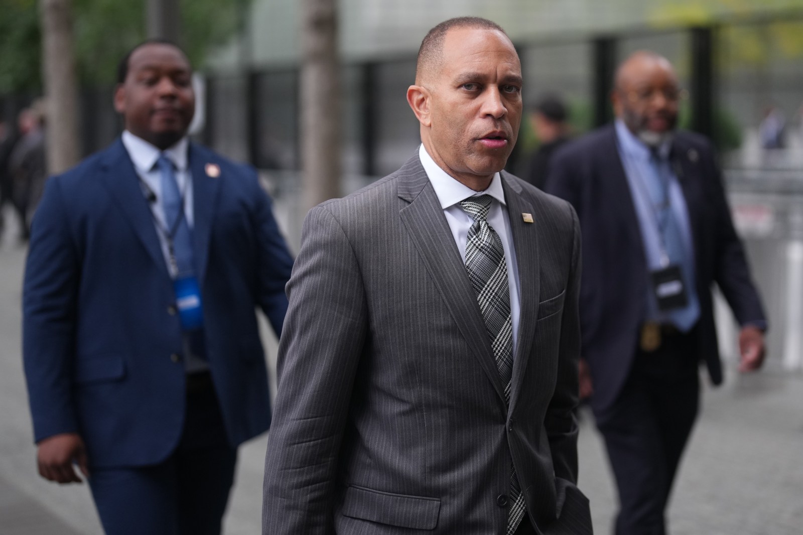 Hakeem Jeffries Embraces Trump’s Strategy for Midterm Elections