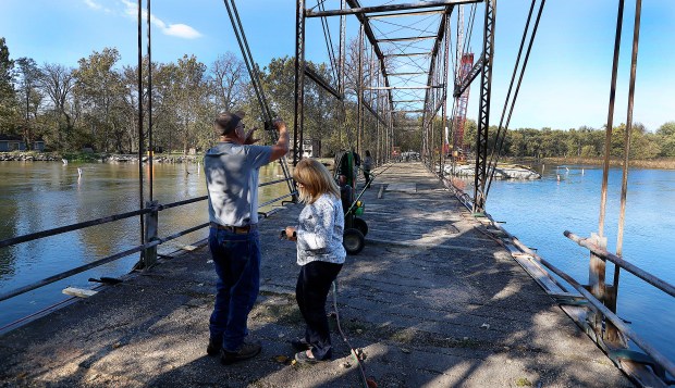 State Line Bridge Deconstruction: A Landmark’s Farewell