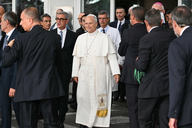 Pope Leo XIV’s Lung Cancer Surgery: Doctor Details Experience and Recovery