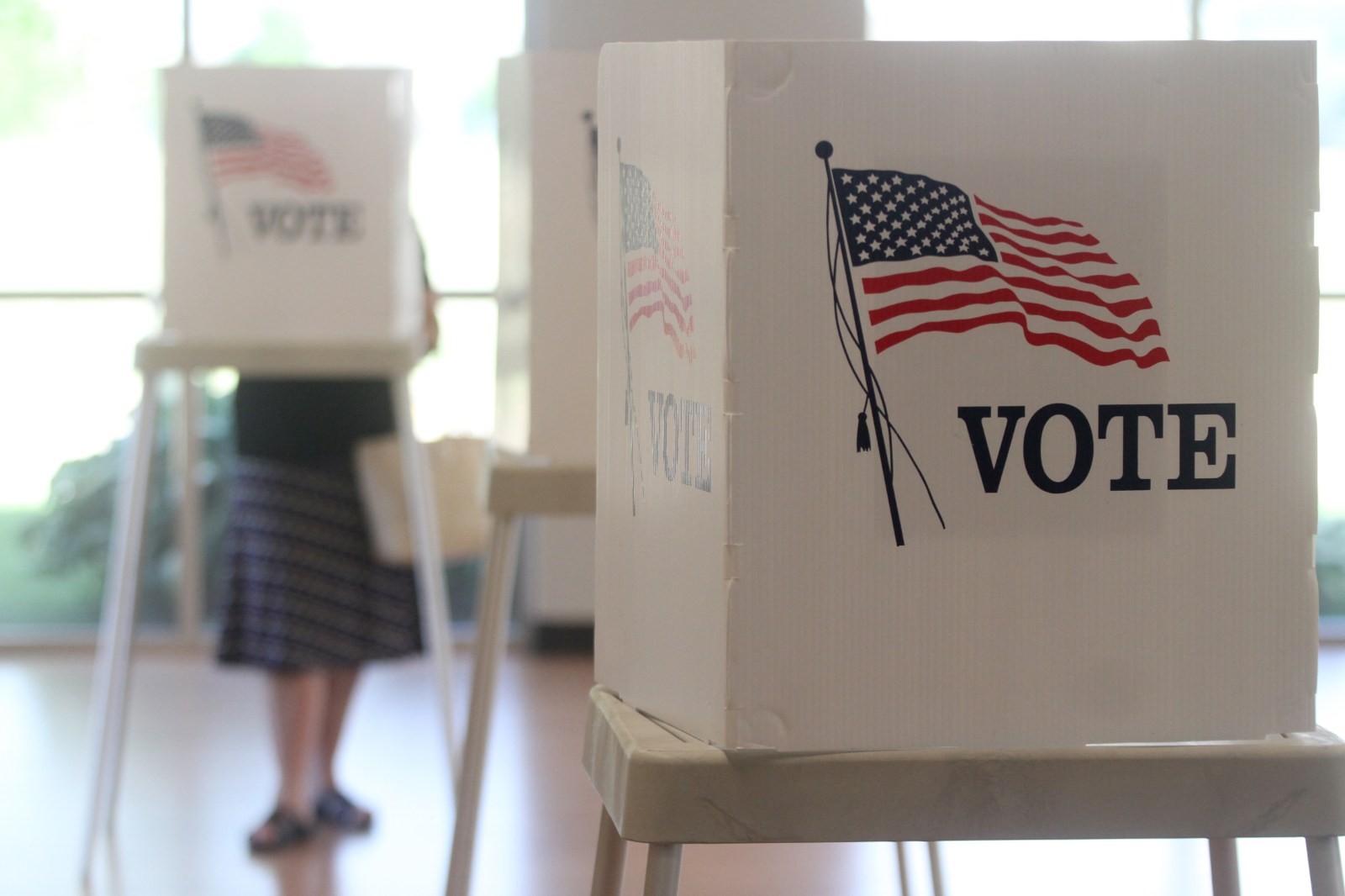 AI Industry’s Political Donations Under Scrutiny in Midterm Elections