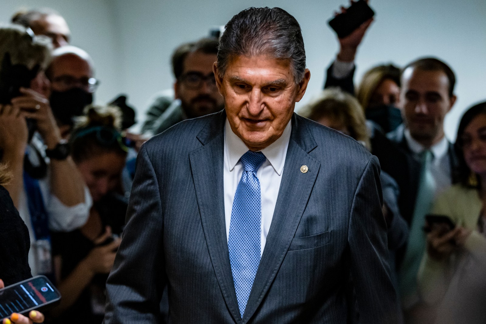 Joe Manchin Warns Democrats: Investigating Trump Could Backfire Politically