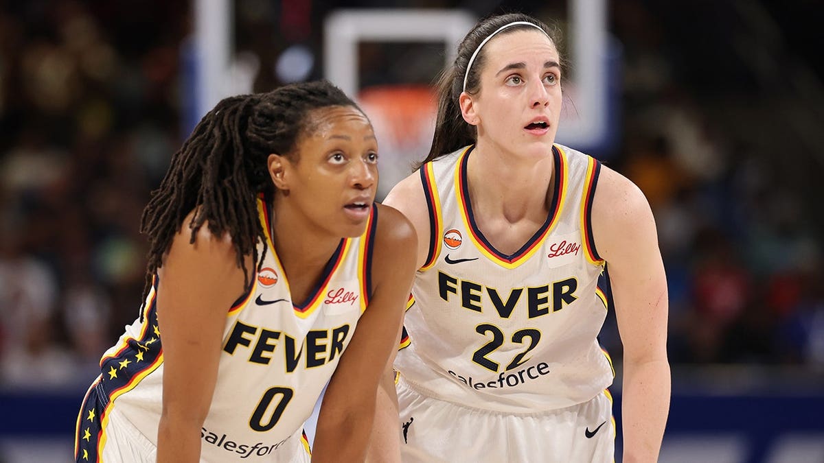 Challenges and Opportunities for Kelsey Mitchell Playing Alongside Caitlin Clark