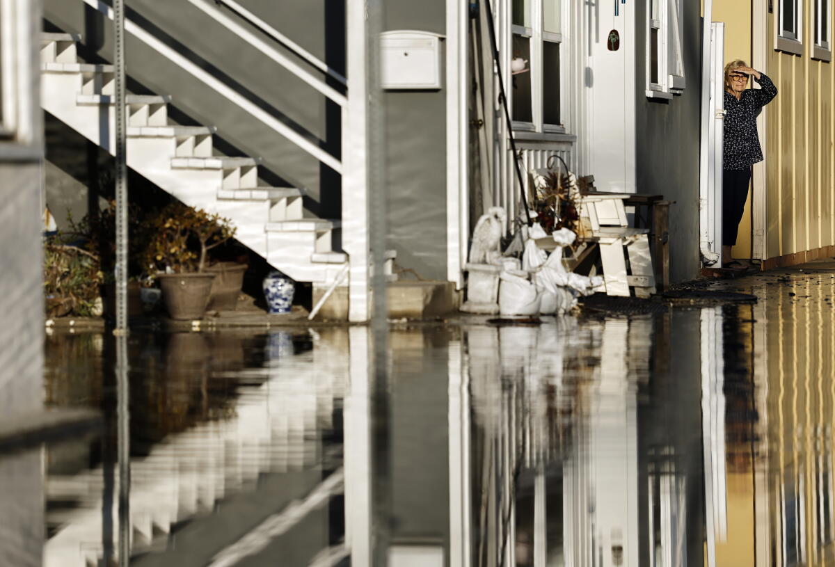 Unusual Coastal Flooding in Southern California Highlights El Niño Challenges