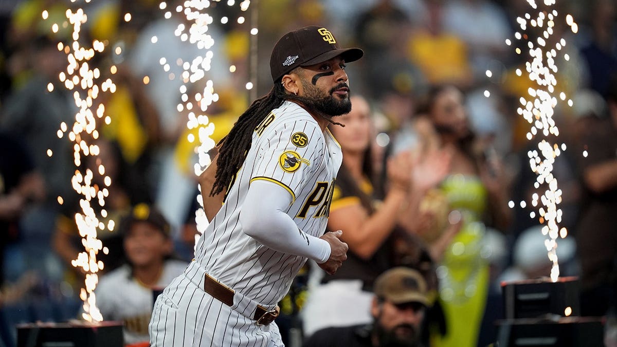 San Diego Padres Fight Back in NLDS Game 3 Against Milwaukee Brewers
