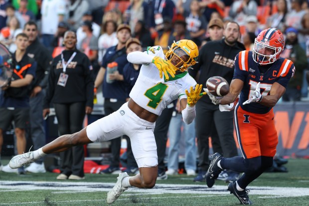 Illinois Triumphs Over Oregon with a 21-10 Victory