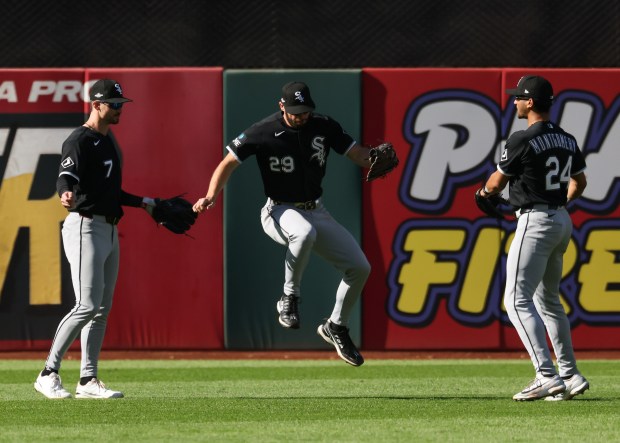 Chicago’s Baseball Rivalry: Can Cubs and White Sox Fans Coexist?