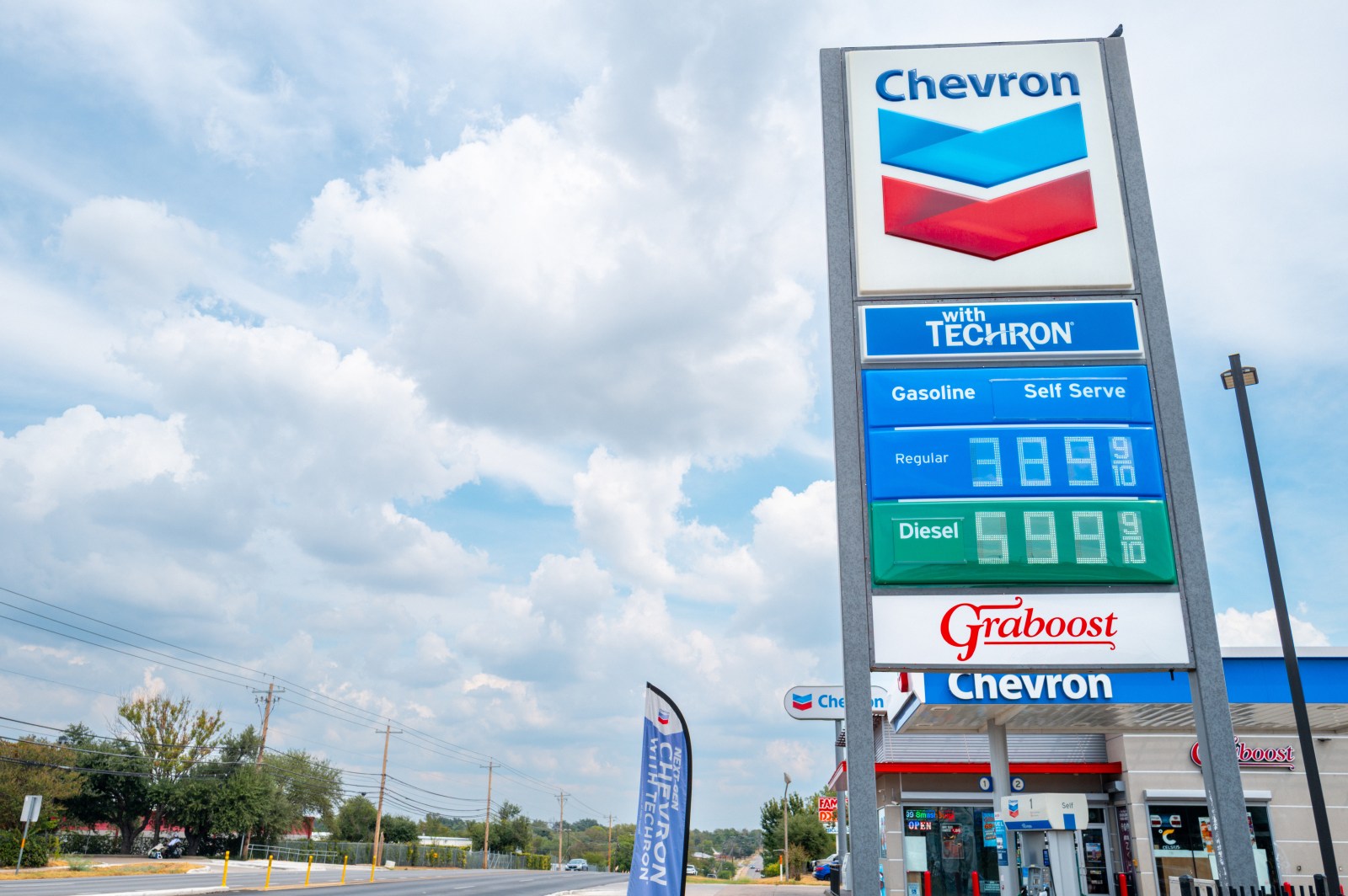 States Extend Fuel Tax Waivers Amid Increased Costs