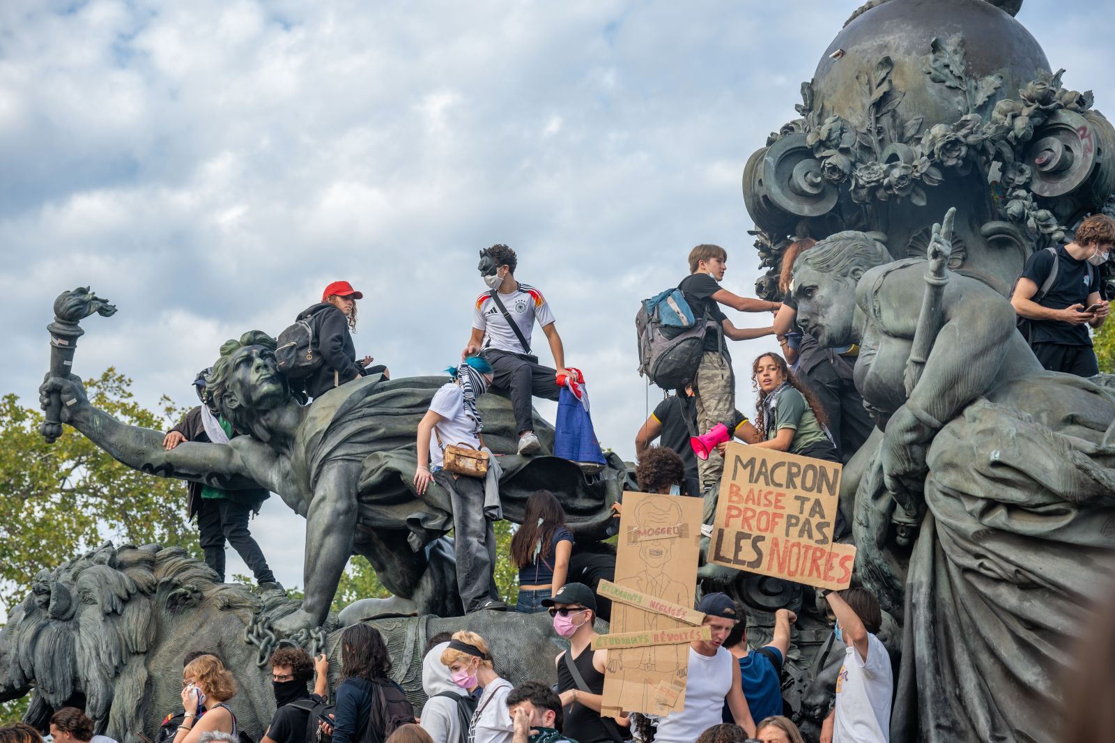 Teachers Injured Amid Student Protests in France
