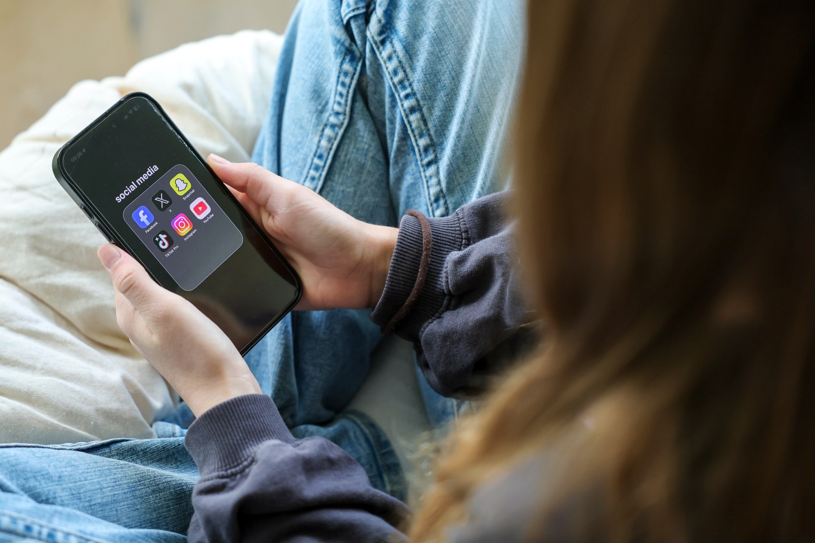 Apple Settlement Over Delayed Siri Features