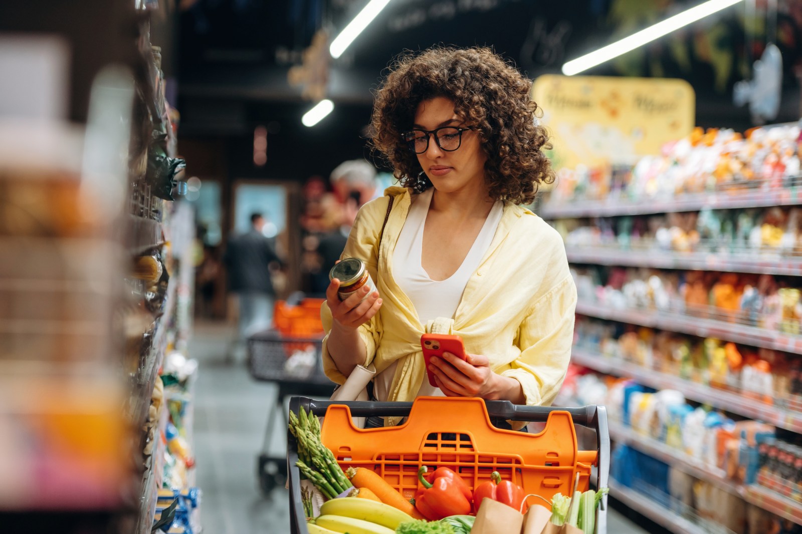 Americans’ Declining Confidence in Food Safety Amid Outbreaks