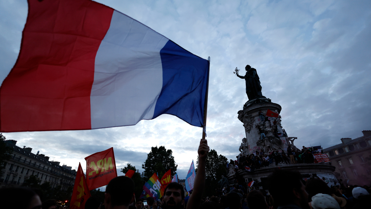 Brivael Le Pogam Warns Americans Against Voting Democrat