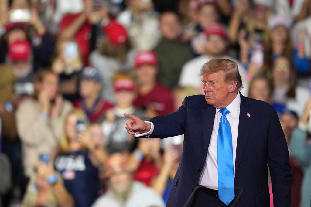 Trump’s Midterm Tour Raises Questions Amid Predicted Losses