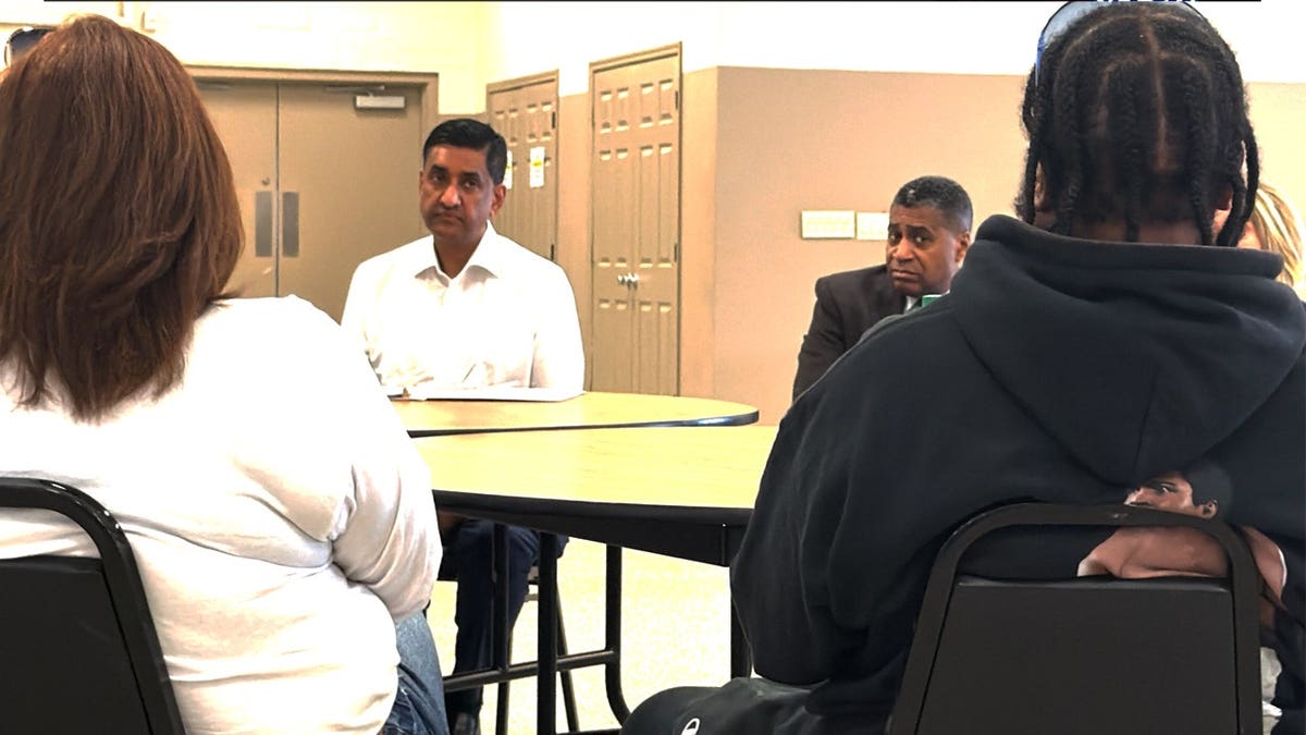 Former Fuyao Employees Highlight Tough Work Conditions