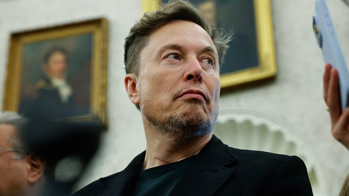 Elon Musk Defends Starlink Amidst Criticism Over Ukraine Restrictions