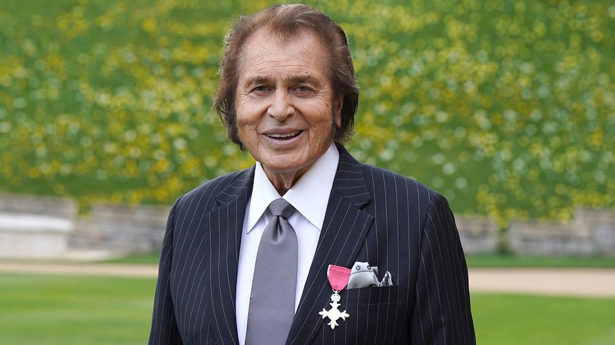 Engelbert Humperdinck Reflects on Time in a Sanatorium in 1961