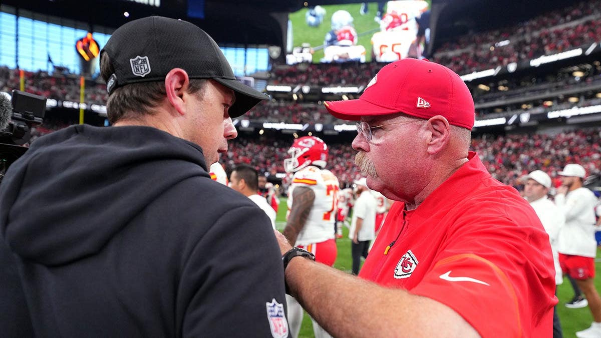 Klint Kubiak’s First-Year Challenges as Raiders Head Coach