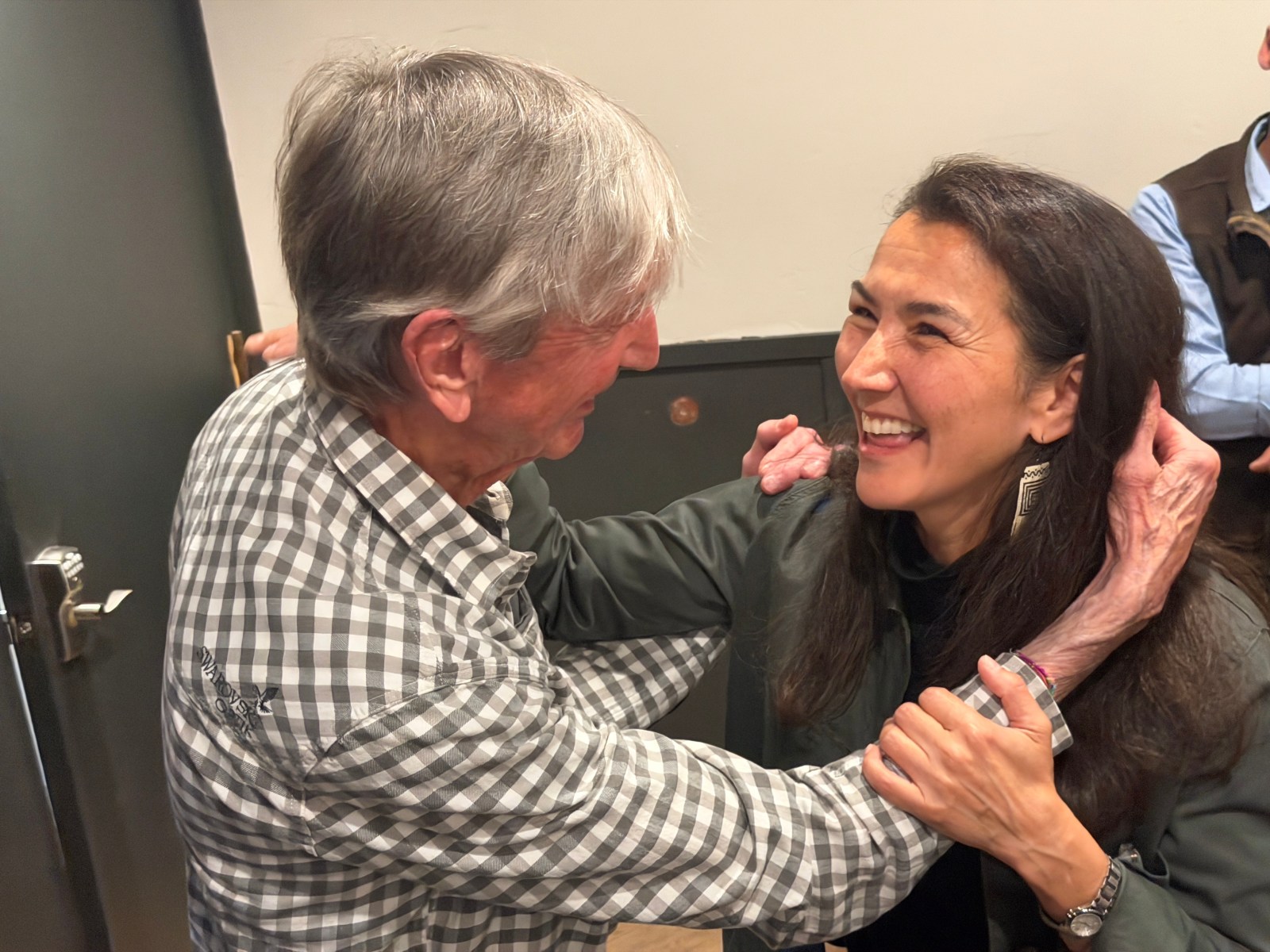 Controversy Arises in Alaska Senate Race Over Similar Candidate Names