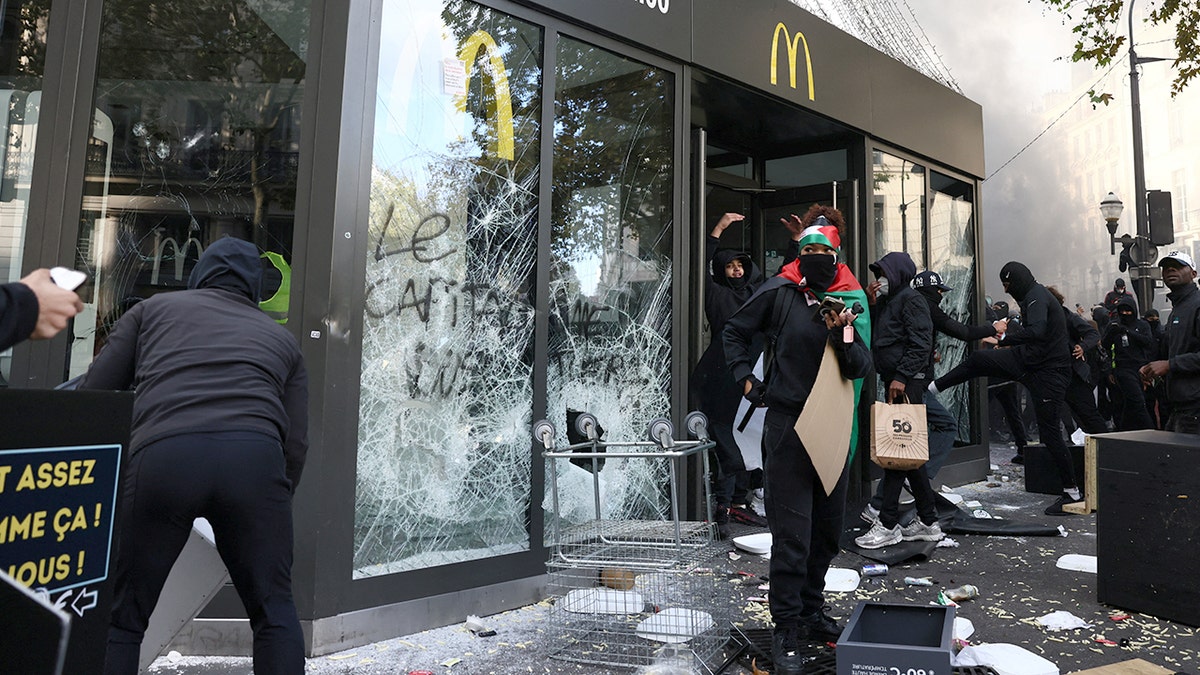Riots and Looting Damage Businesses in Paris