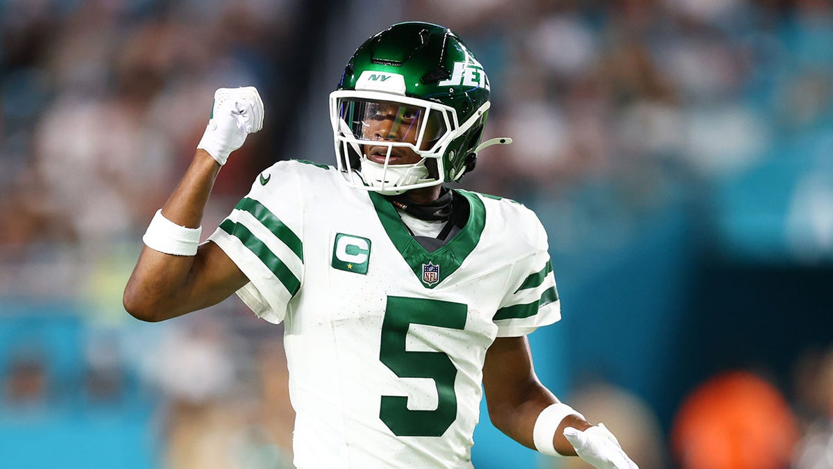 Potential Trades Loom for New York Jets Amid Struggles