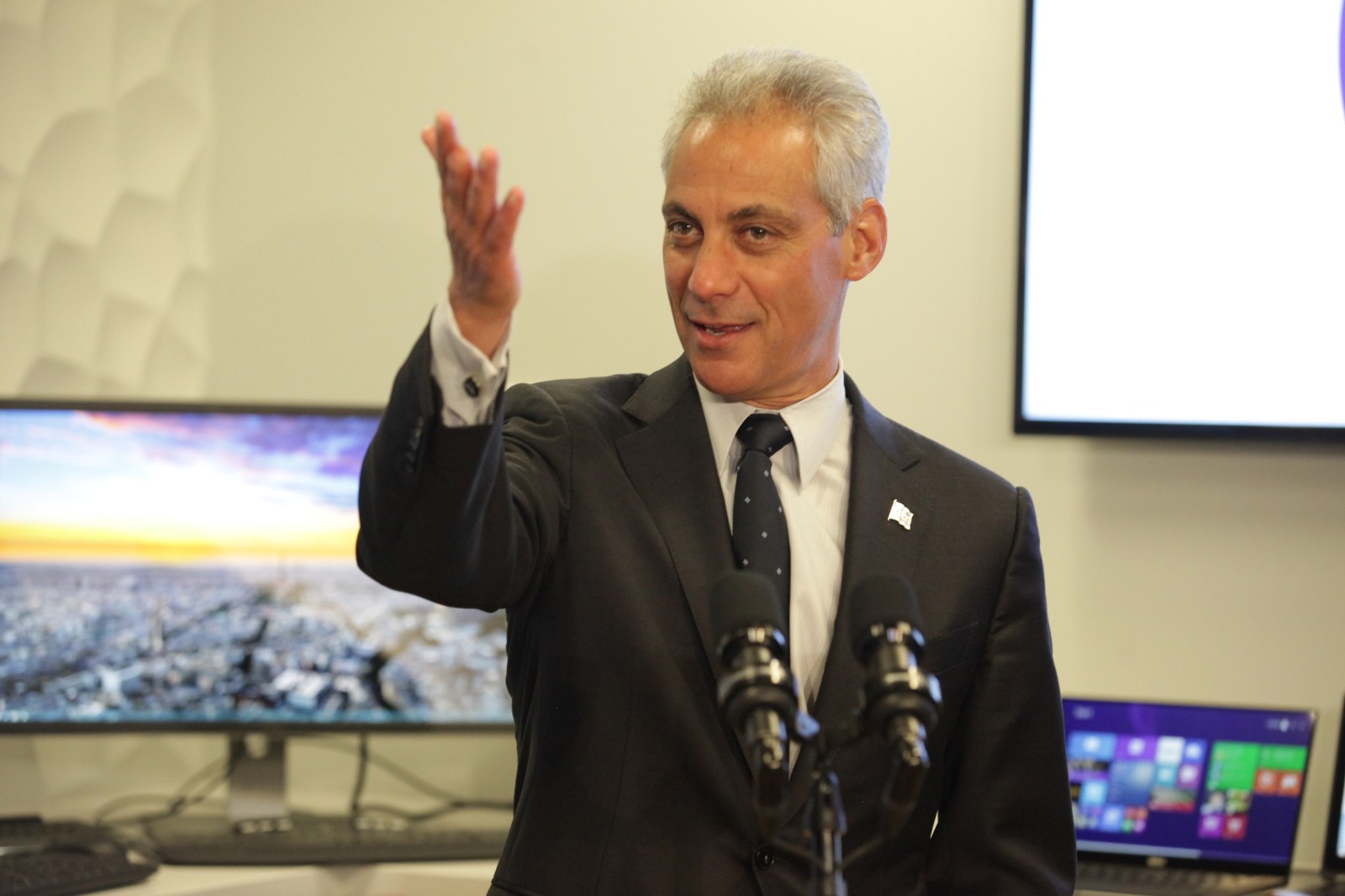 Rahm Emanuel Identifies Democratic Socialists as Separate From Democratic Party