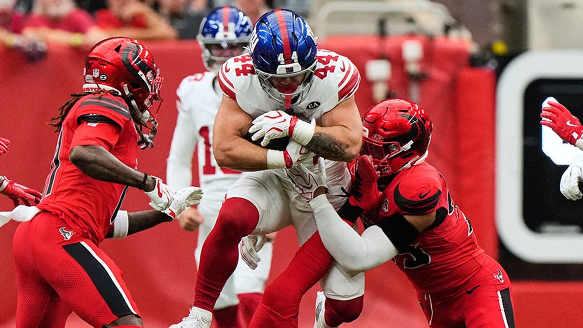 Cam Skattebo’s Impact and Controversy in Giants’ Win