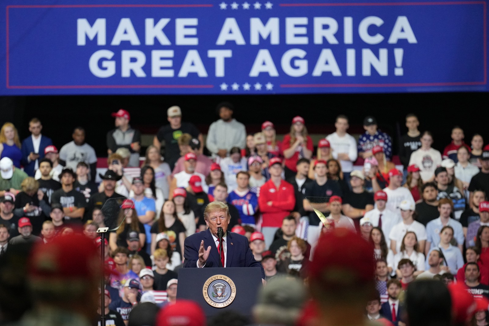 Trump Rallies Support in Ohio Amid Midterm Election Push