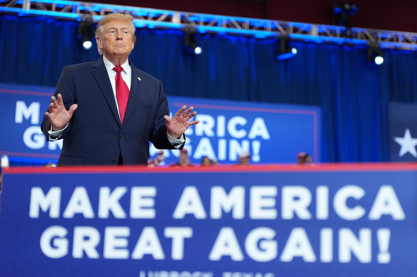 Trump’s $5,000 Payment Proposal Sparks Debate Over Affordability