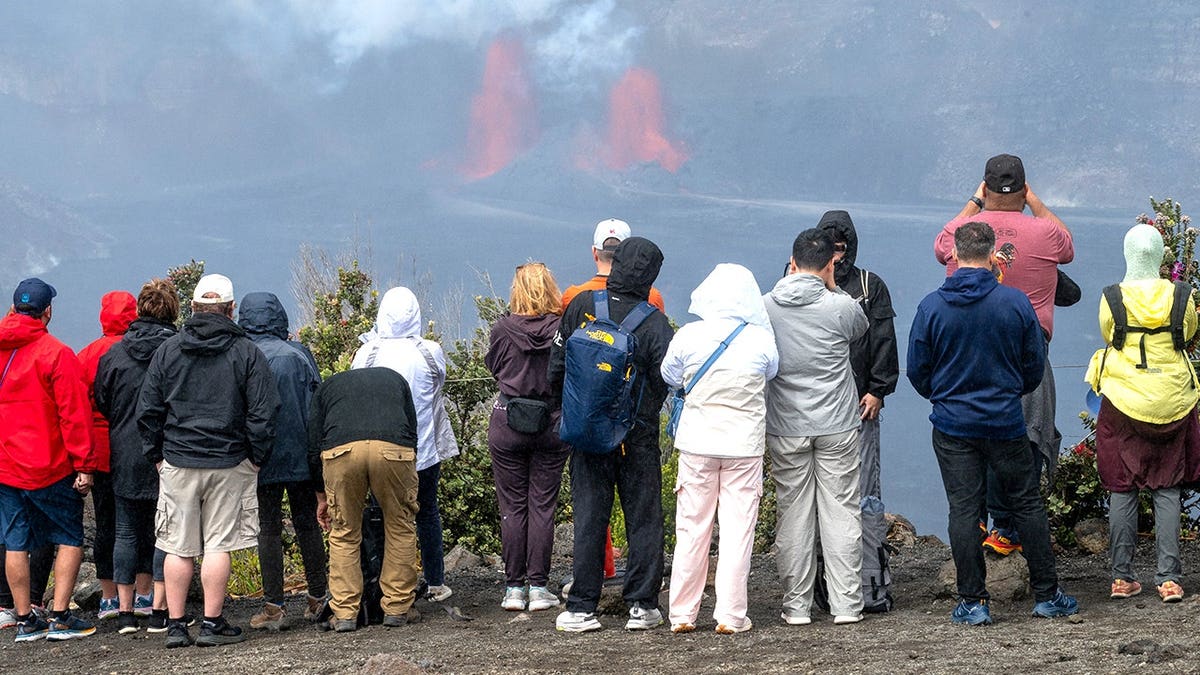 Kīlauea Volcanic Activity Prompts Trail Closures in Hawaii