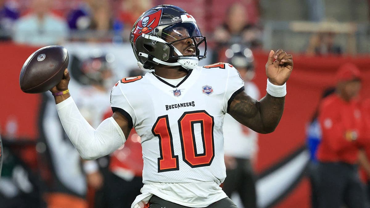 Bucs Rookie Quarterback Jalon Daniels Set for First NFL Start