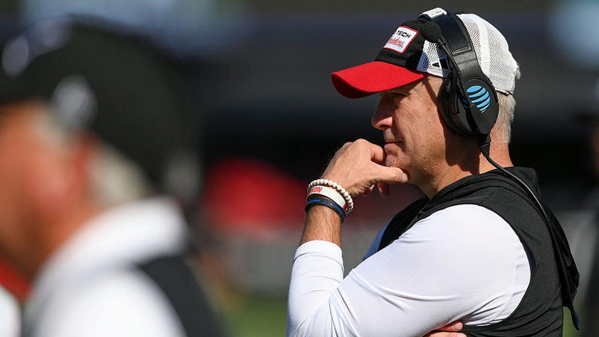 Cincinnati Bearcats Secure Decisive Victory Over Texas Tech Amidst Controversy