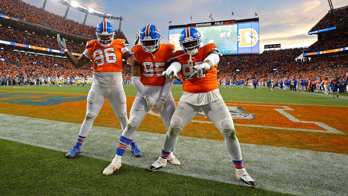 Exciting Uniform Matchup: Broncos and Seahawks in Colorful Showdown