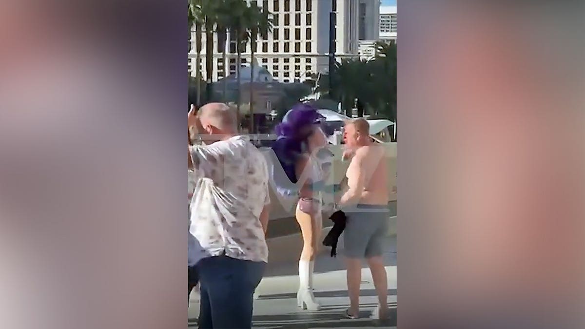 Violent Brawl Erupts Over Tip on Las Vegas Strip