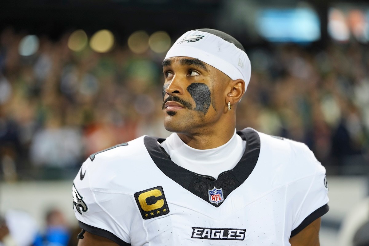 Eagles’ Handling of Jalen Hurts’ Health Draws Scrutiny