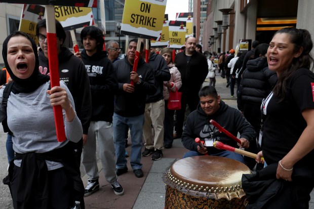 Hotel Workers Strike in Chicago as City Hosts Marathon Weekend