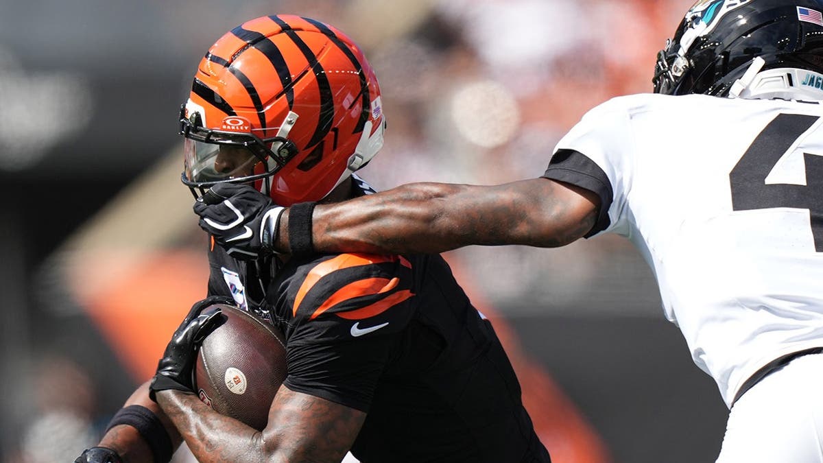 Joe Burrow Engages in Bengals Word Association as Team Faces Setback